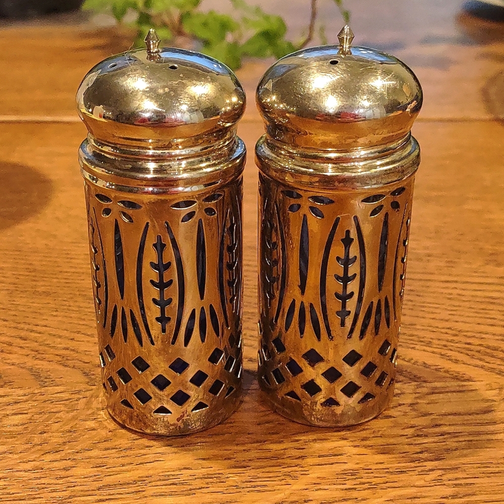 Avon Royal Sapphire Shakers